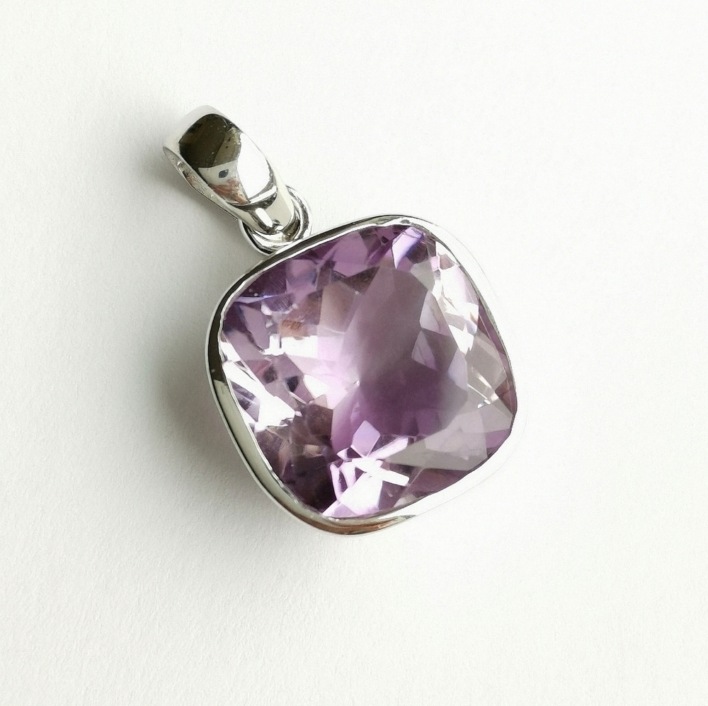 BEAUTIFUL 14ct Brazilian Amethyst in Sterling Silver pendant for necklace